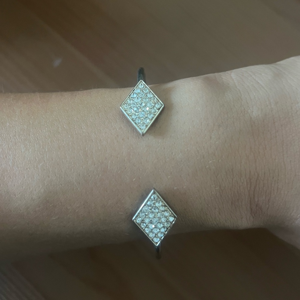 🖤FREE with purchase: Diamond-Shaped Bracelet